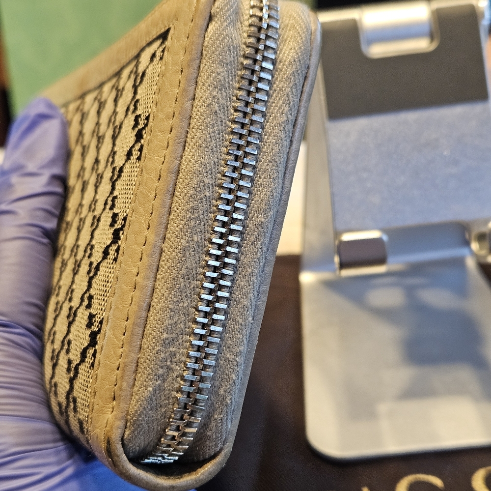 GUCCI DIAMANTE Zip Around Wallet Bamboo Tassel Silver Satin - Picture 4 of 16